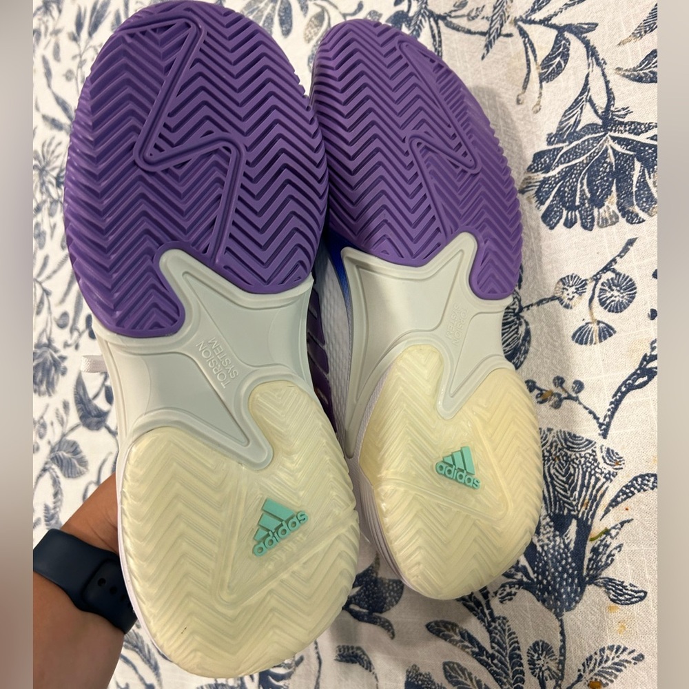 NWT Adidas Women's Tennis Shoes Sz 9 - Picture 4 of 6